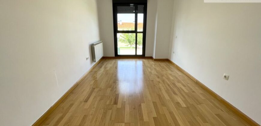 CHALET ADOSADO EN VENTA EN SALAMANCA
