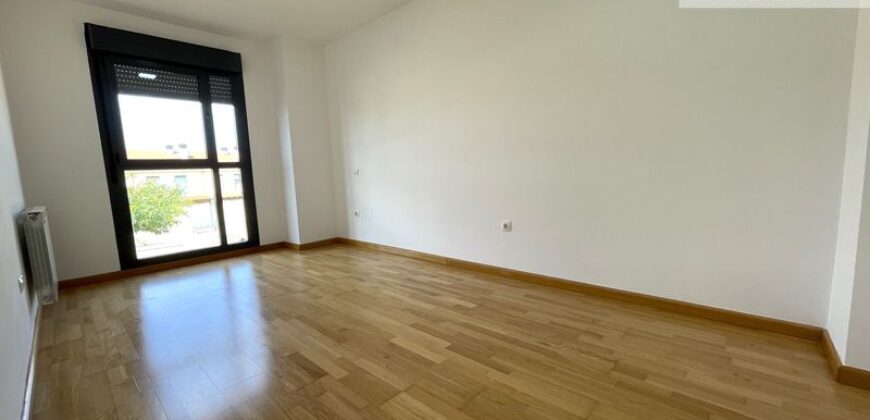 CHALET ADOSADO EN VENTA EN SALAMANCA