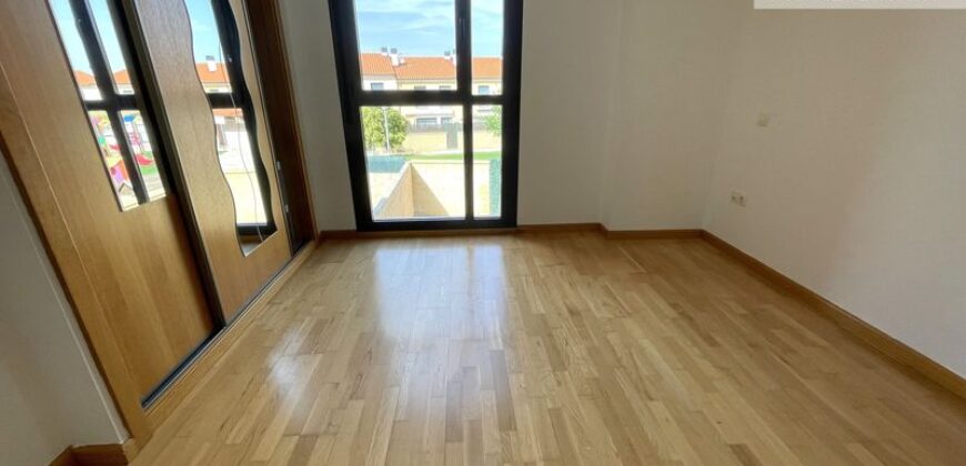 CHALET ADOSADO EN VENTA EN SALAMANCA