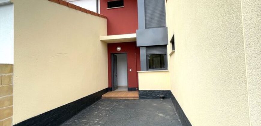 CHALET ADOSADO EN VENTA EN SALAMANCA