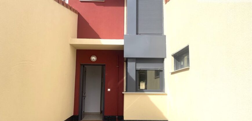 CHALET ADOSADO EN VENTA EN SALAMANCA