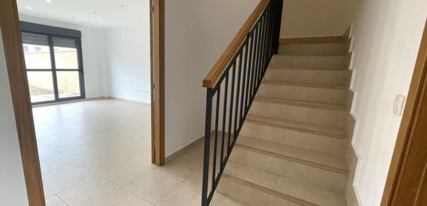 CHALET ADOSADO EN VENTA EN SALAMANCA