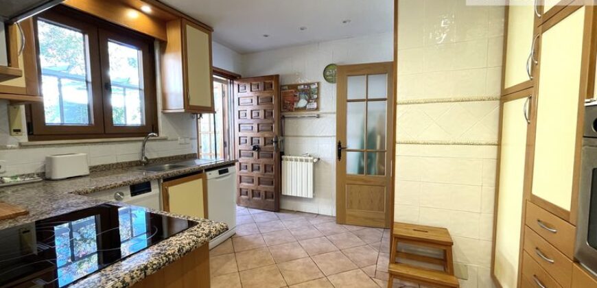 CHALET CON VISTAS AL EMBALSE