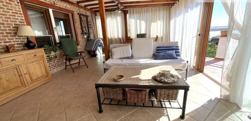 CHALET CON VISTAS AL EMBALSE