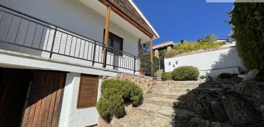 CHALET CON VISTAS AL EMBALSE