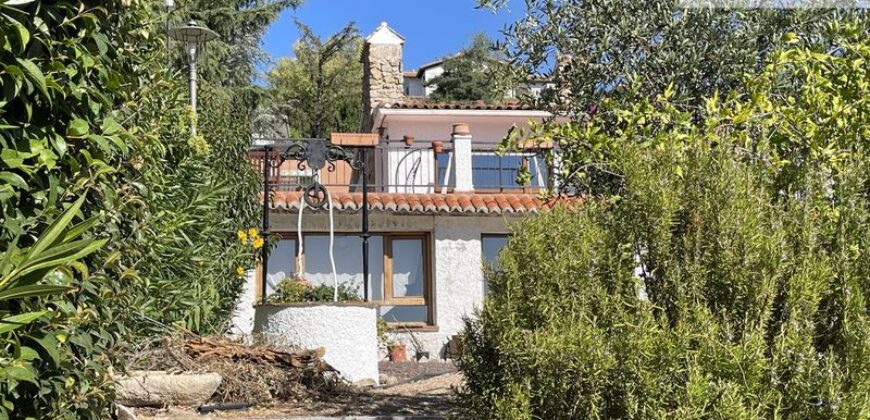 CHALET CON VISTAS AL EMBALSE